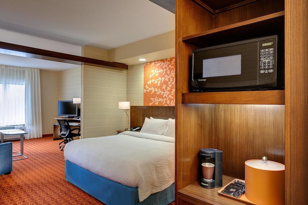 Fairfield Inn & Suites By Marriott Лаплас Екстериор снимка